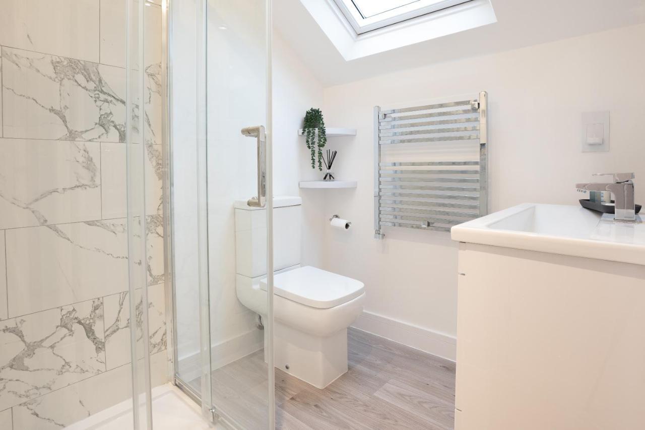 Luxury Living Away From Home Redhill  Exterior foto